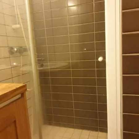 Rimelig Kjellerleilighet Med Parkering - Ahotel No Apartament