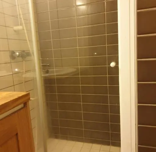 Rimelig Kjellerleilighet Med Parkering - Ahotel No Apartment