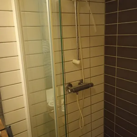 Rimelig Kjellerleilighet Med Parkering - Ahotel No Lägenhet Oslo