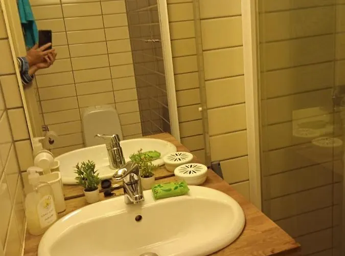 Rimelig Kjellerleilighet Med Parkering - Ahotel No Apartamento *